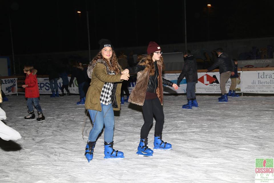 Fotogallery pista pattinaggio Ice Village 2015