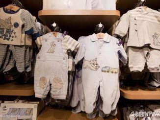Raccolta di indumenti neonati